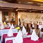 & Restaurant Krone Szálloda