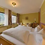 & Restaurant Krone Szálloda 3*