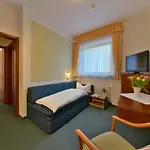 & Restaurant Krone Szálloda