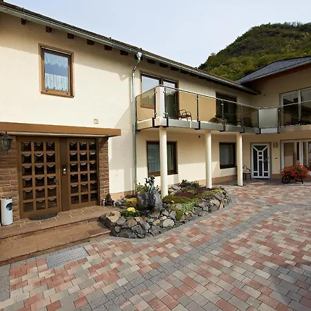 & Restaurant Krone ホテル 3*
