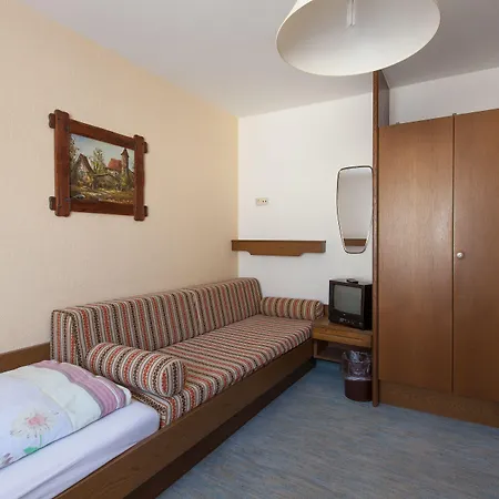 & Restaurant Krone Hotel