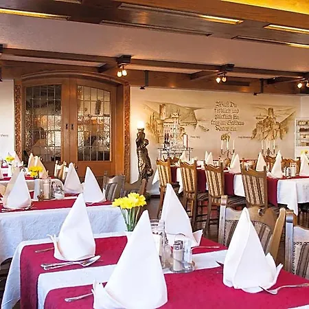 & Restaurant Krone Отель Kestert